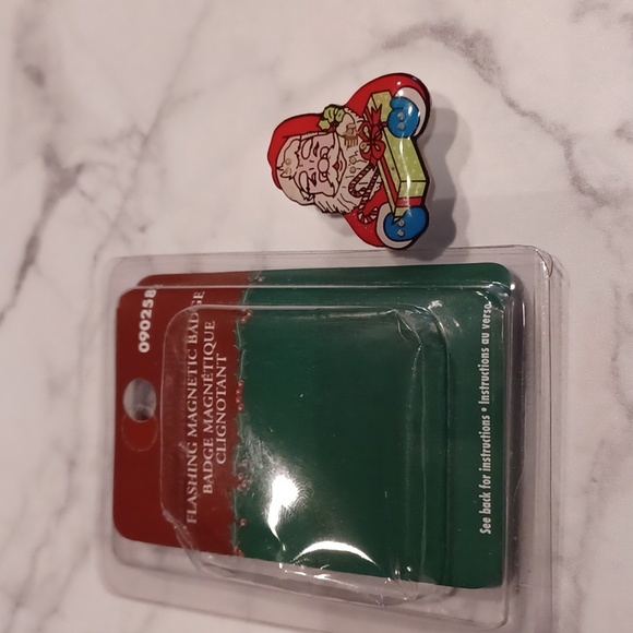 $4 Add-on Flashing Santa With Gift Pin - Magnetic Back - Picture 2 of 5